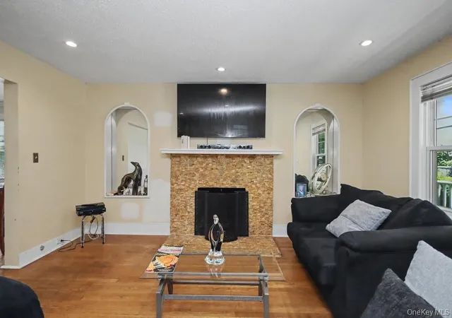 Homes for sale in White Plains, NY | 280 W Post Rd, White Plains, NY 10606 | MLS# 1012158