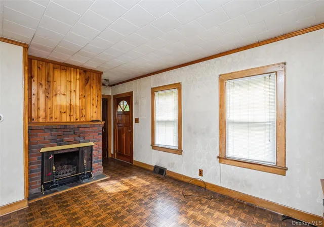 3rd image of 10 Laurel Rd, Ronkonkoma, NY 11779 | MLS# 1012159