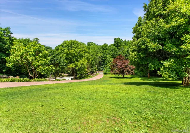 Homes for sale in Bedford, NY | 736 Croton Lake Rd, Bedford, NY 10549 | MLS# 1012163
