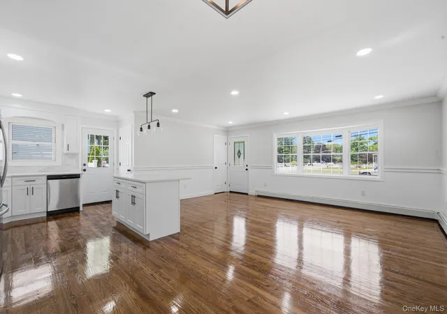 3rd image of 64 Cedar Dr, Bay Shore, NY 11706 | MLS# 1012196