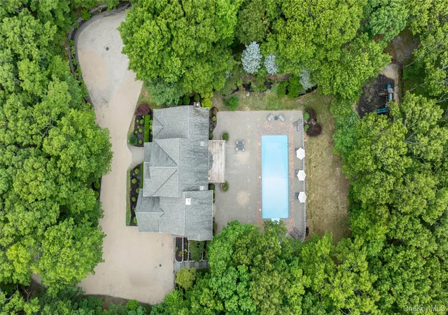 35th image of 1999 Deerfield Rd, Southampton, NY 11976 | MLS# 1012206