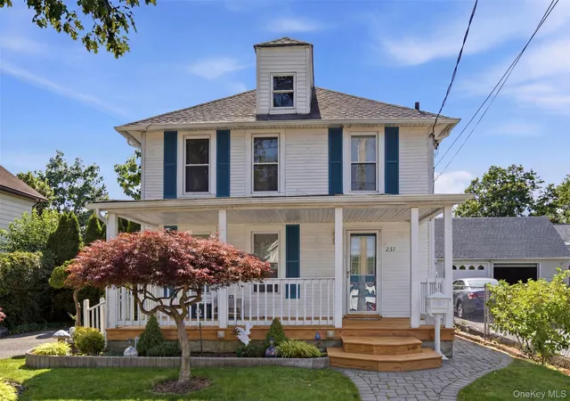 Homes for sale in North Hempstead, NY | 237 Fulton St, North Hempstead, NY 11590 | MLS# 1012210