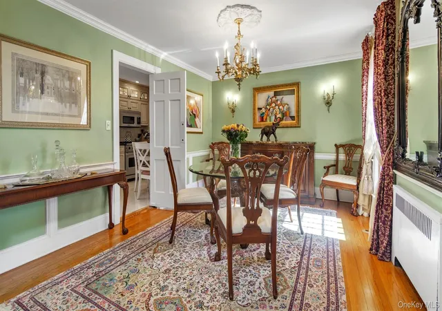 Photo 4 of Single family home for sale at 21 Bayview Ave, Great Neck, NY 11021 | MLS# 1012217 | Listing updated on 2026-06-13