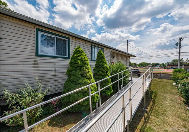 Homes for sale in Babylon, NY | 53 N 1st St, Babylon, NY 11729 | MLS# 1012253