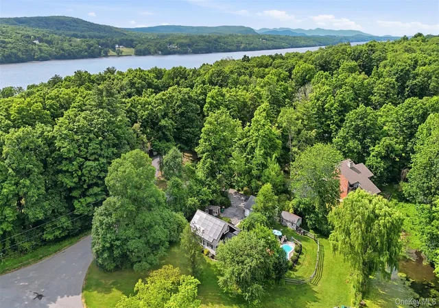 2nd image of 2 Maple Ln, Hyde Park, NY 12538 | MLS# 1012258