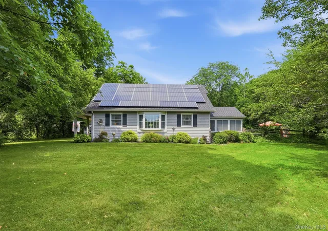 5th image of 2 Maple Ln, Hyde Park, NY 12538 | MLS# 1012258