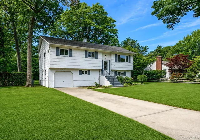 2nd image of 32 Vautrin Ave, Holtsville, NY 11742 | MLS# 1012285