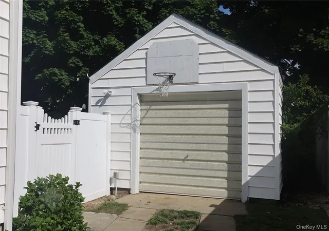 3rd image of 22 Alice St, Hempstead, NY 11566 | MLS# 1012290