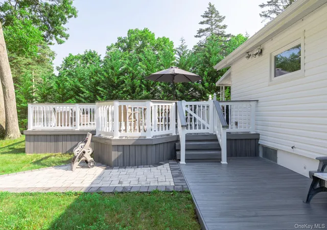 41st image of 276 Parkway Dr, Calverton, NY 11933 | MLS# 1012293