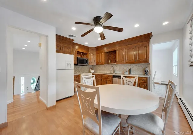 5th image of 100 Neptune Ave, New Rochelle, NY 10805 | MLS# 1012294
