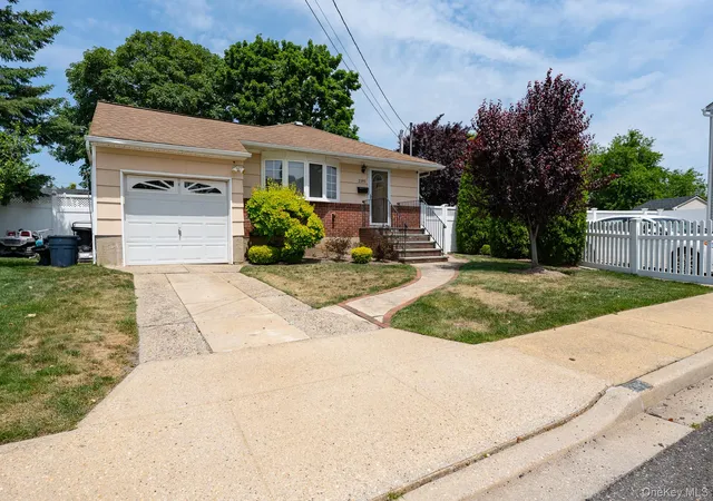2nd image of 2393 Denton St, Hempstead, NY 11710 | MLS# 1012309