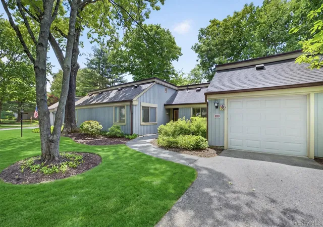 Listing Photo 4 - Condo for sale in building located at 300 Heritage Hls, Somers, NY 10589 - Unit #B