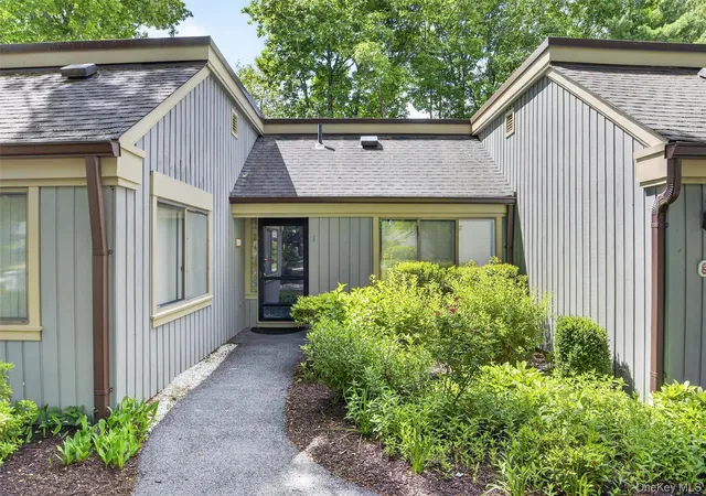 Listing Photo 5 - Condo for sale in building located at 300 Heritage Hls, Somers, NY 10589 - Unit #B
