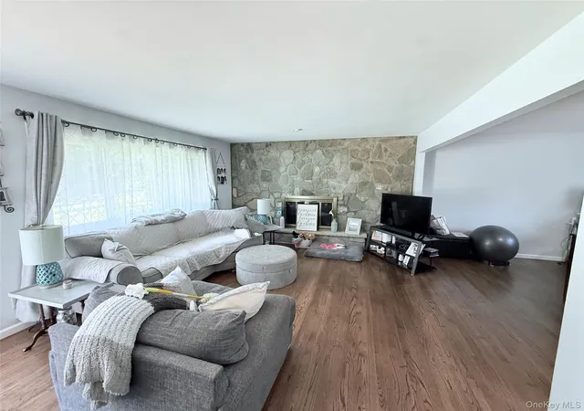 3rd image of 7 Richmond Rd, Poughkeepsie (town), NY 12603 | MLS# 1012313