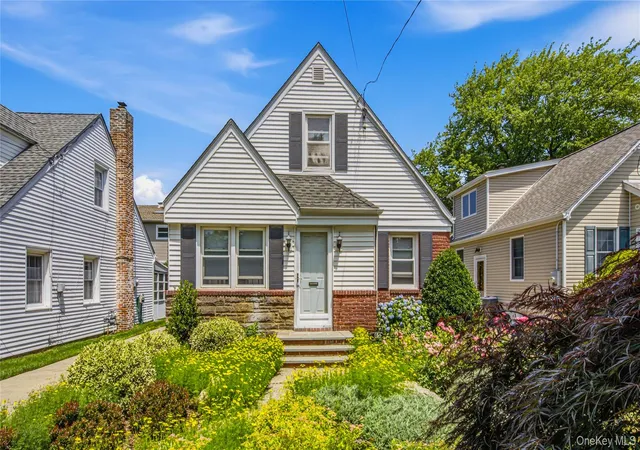 4th image of 65 Stewart Ave, Hempstead, NY 11530 | MLS# 1012321