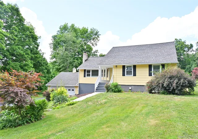 4th image of 136 Foggintown Rd, Southeast, NY 10509 | MLS# 1012324