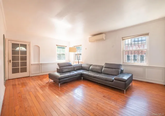Photo 3 of Single family home for sale at 7618 172nd Street, New York, NY 11366 | MLS# 1012354 | Listing updated on 2026-08-02