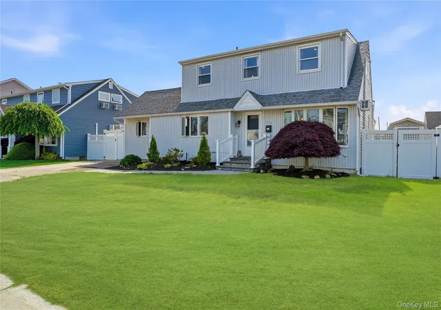 2nd image of 316 Philadelphia Ave, Massapequa Park, NY 11762 | MLS# 1012389