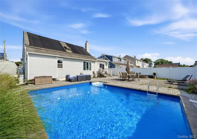 22nd image of 316 Philadelphia Ave, Massapequa Park, NY 11762 | MLS# 1012389