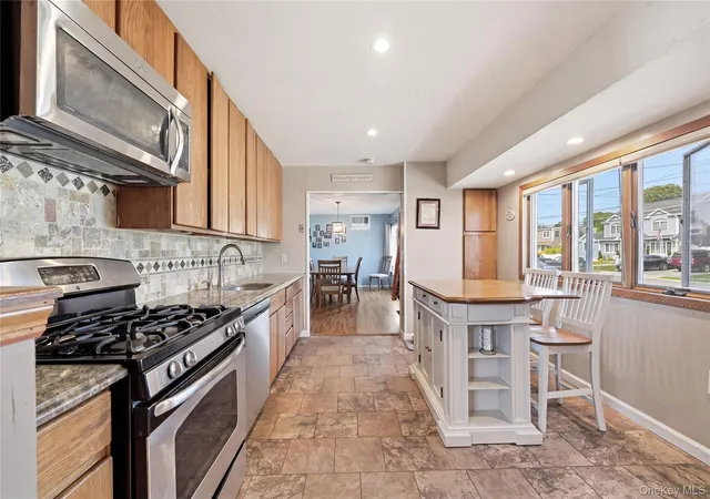 Photo 4 of Sale Pending at 316 Philadelphia Ave, Massapequa Park, NY 11762 | MLS# 1012389 | Listing updated on 2026-07-14