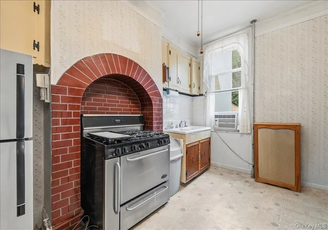 4th image of 1622 Norman St, Ridgewood, NY 11385 | MLS# 1012391