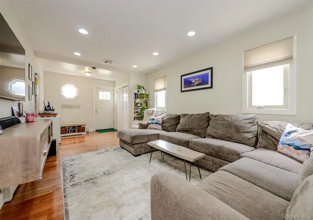 4th image of 20 Marina Rd, Island Park, NY 11558 | MLS# 1012395