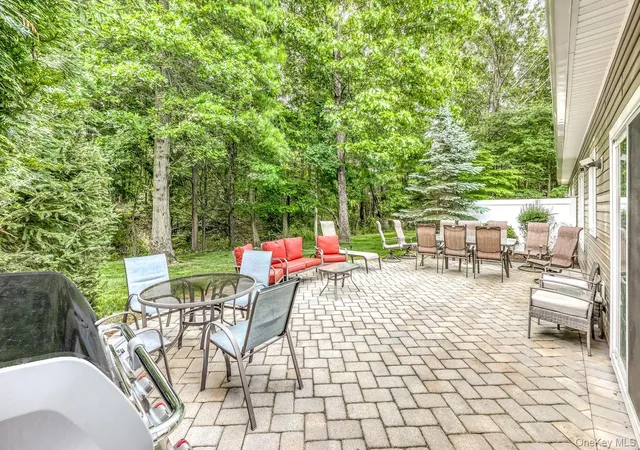 Listing Photo 3 - Condo for sale in building located at 38 Westminster Wy, Pomona, NY 10970