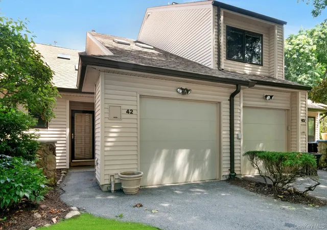 2nd image of 42 Hudson Watch Dr, Ossining, NY 10562 | MLS# 1012405