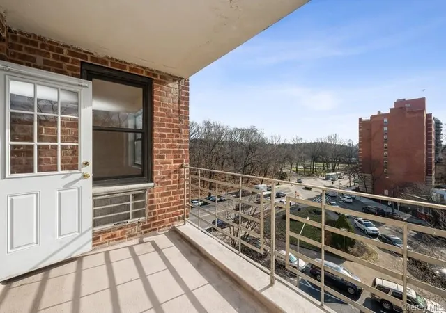 Photo 3 of Sale Pending at 6485 Broadway #5K, Bronx, NY 10471 | MLS# 1012415 | Listing updated on 2026-07-07