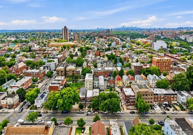 Listing Photo 4 - Condo for sale in building located at 756 E 223rd St, Bronx, NY 10466
