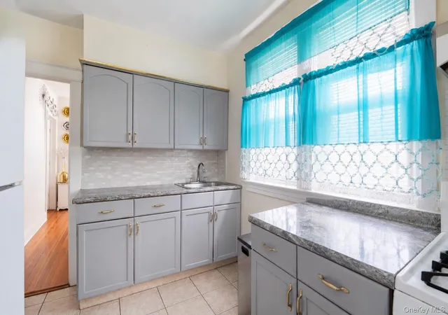 Listing Photo 5 - Condo for sale in building located at 756 E 223rd St, Bronx, NY 10466