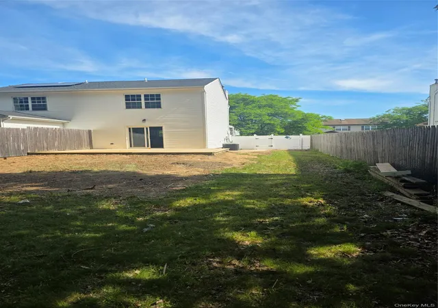 13th image of 9 Trim St, Islip, NY 11706 | MLS# 1012443
