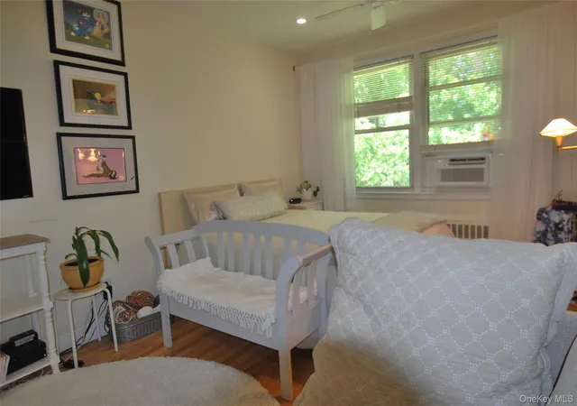 5th image of 4 Stokes Rd, Yonkers, NY 10701