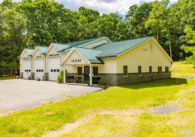 Homes for sale in Highland, NY | 17 Collins Rd, Highland, NY 12732 | MLS# 1012464