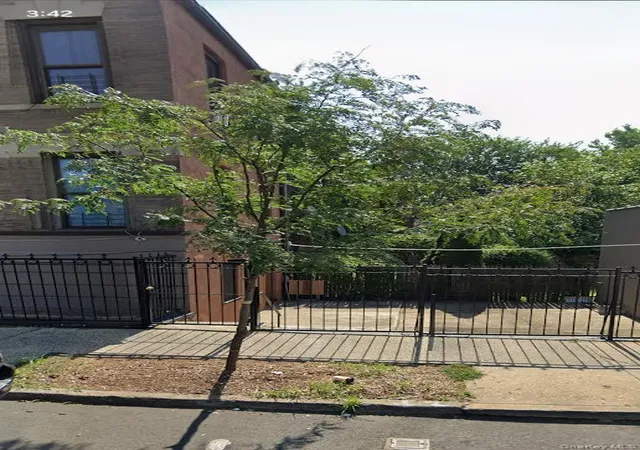 Homes for sale in New York, NY | 440 E 186Th St, New York, NY 10458 | MLS# 1012465