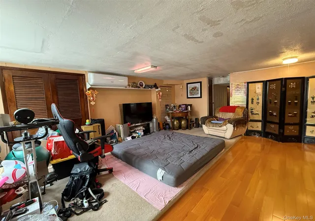 Photo 3 of Single family home for sale at 13512 118th Street, New York, NY 11420 | MLS# 1012477 | Listing updated on 2026-08-02