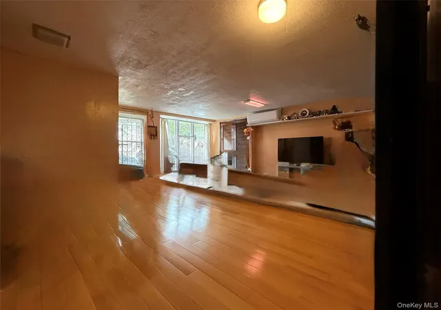 Photo 4 of Single family home for sale at 13512 118th Street, New York, NY 11420 | MLS# 1012477 | Listing updated on 2026-08-02