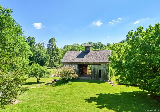3rd image of 121 Post Office Rd, Lewisboro, NY 10590 | MLS# 1012484