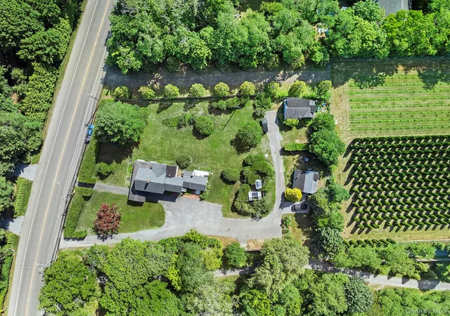 40th image of 718 Montauk Hwy, East Quogue, NY 11942 | MLS# 1012493
