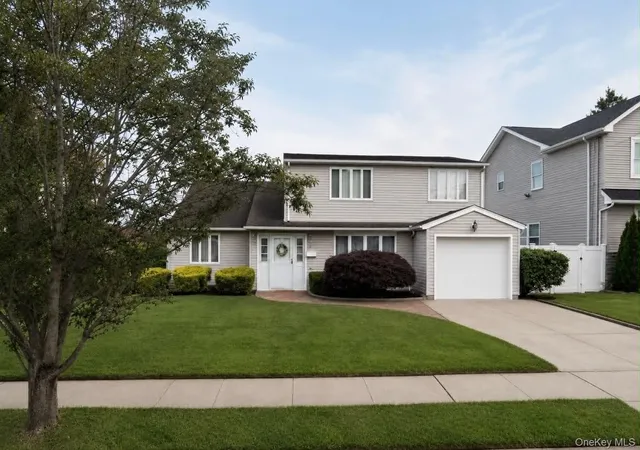 22nd image of 7 Blanche St, Oyster Bay, NY 11803 | MLS# 1012496