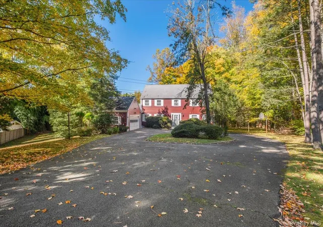 Photo 3 of Single family home for sale at 20 Old Farm Ln, Greenburgh, NY 10530 | MLS# 1012502 | Listing updated on 2026-10-28