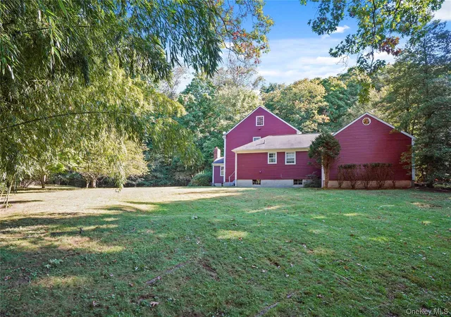 Photo 3 of Single family home for sale at 20 Old Farm Ln, Greenburgh, NY 10530 | MLS# 1012502 | Listing updated on 2026-10-28