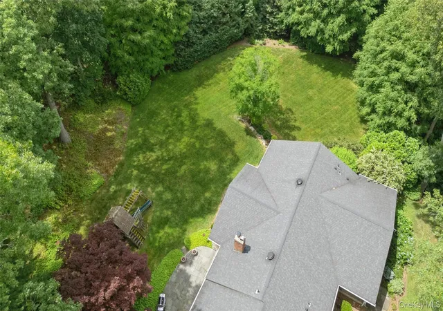 27th image of 35 Woodvale Dr, Syosset, NY 11791 | MLS# 1012505