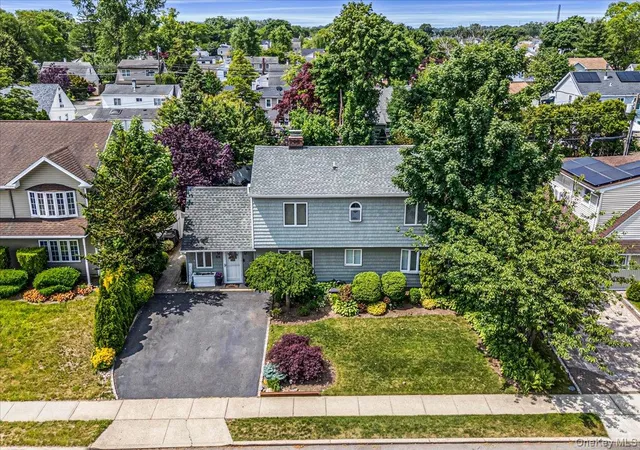 Homes for sale in North Hempstead, NY | 104 Choir Ln, North Hempstead, NY 11590 | MLS# 1012508