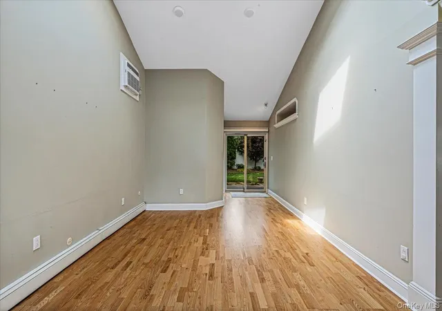 Homes for sale in North Hempstead, NY | 104 Choir Ln, North Hempstead, NY 11590 | MLS# 1012508
