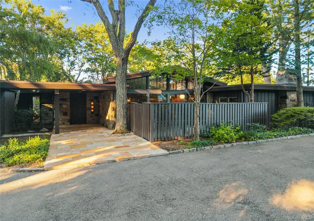 Photo 2 of Sale Pending at 11 Oak Ln, Mamaroneck, NY 10538 | MLS# 1012510 | Listing updated on 2026-09-24