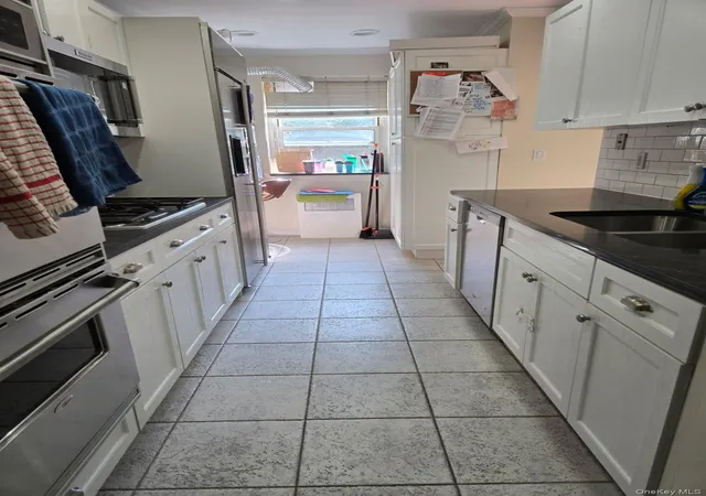 4th image of 463 Smt Ave, Hempstead, NY 11550