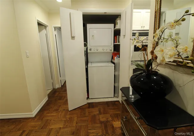 2nd image of 463 Smt Ave, Hempstead, NY 11516