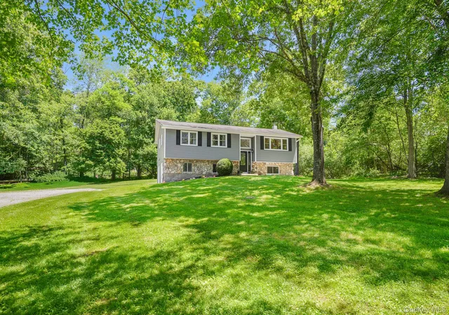 1st image of 17 Regent Dr, Hopewell Junction, NY 12533 | MLS# 1012524