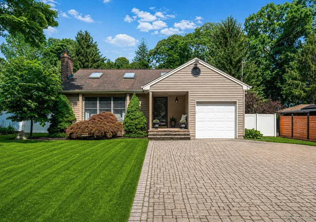 1st image of 16 Lakecrest Ln, Ronkonkoma, NY 11779 | MLS# 1012525